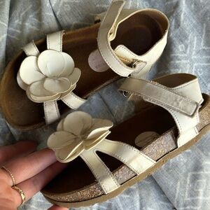 Giulia Palai Italian-made Cream/ White Sandals with Flower Detail